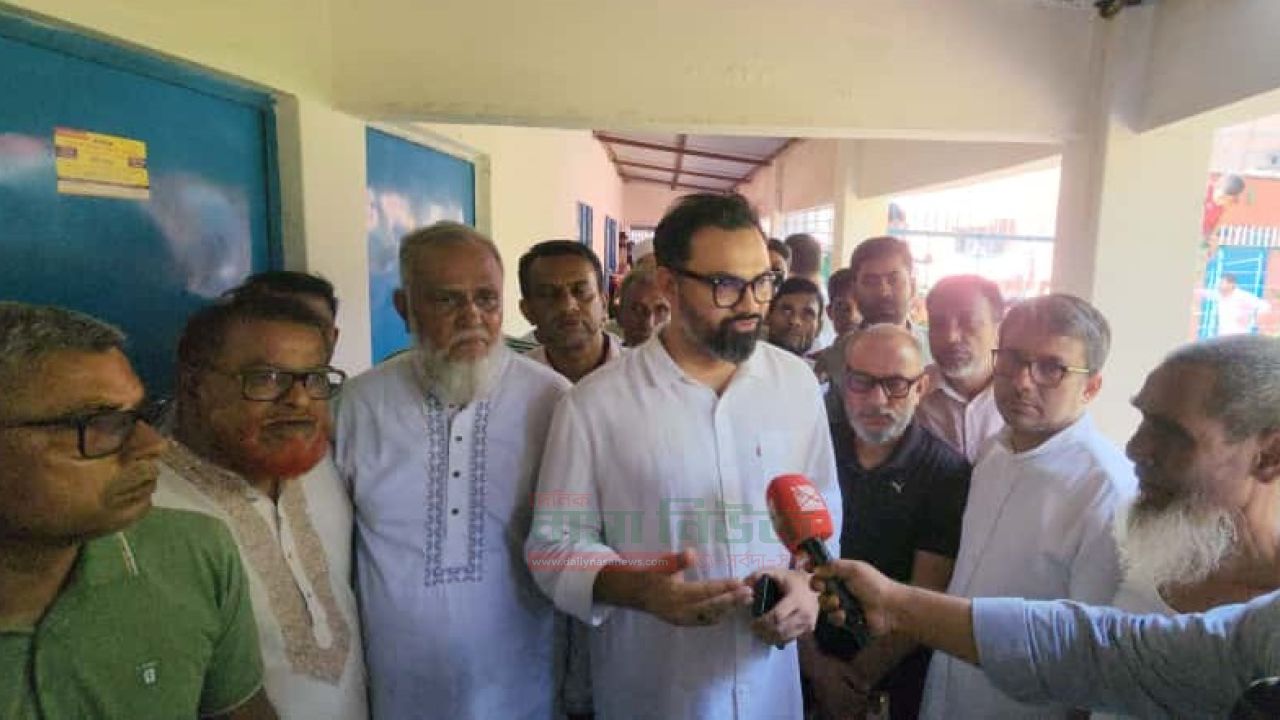 ফ্যাসিষ্ট চক্রান্তের বিরুদ্ধে সতর্ক থাকার আহবান জানিয়েছেন আমিনুল হক