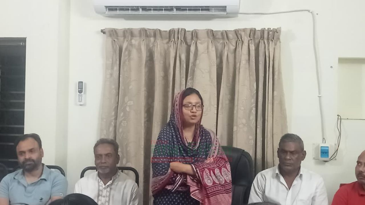 লালপুরে সাংবাদিকদের সাথে মত-বিনিময় করলেন বিএনপির মনোনীত প্রার্থী ফারজানা শারমিন পুতুল